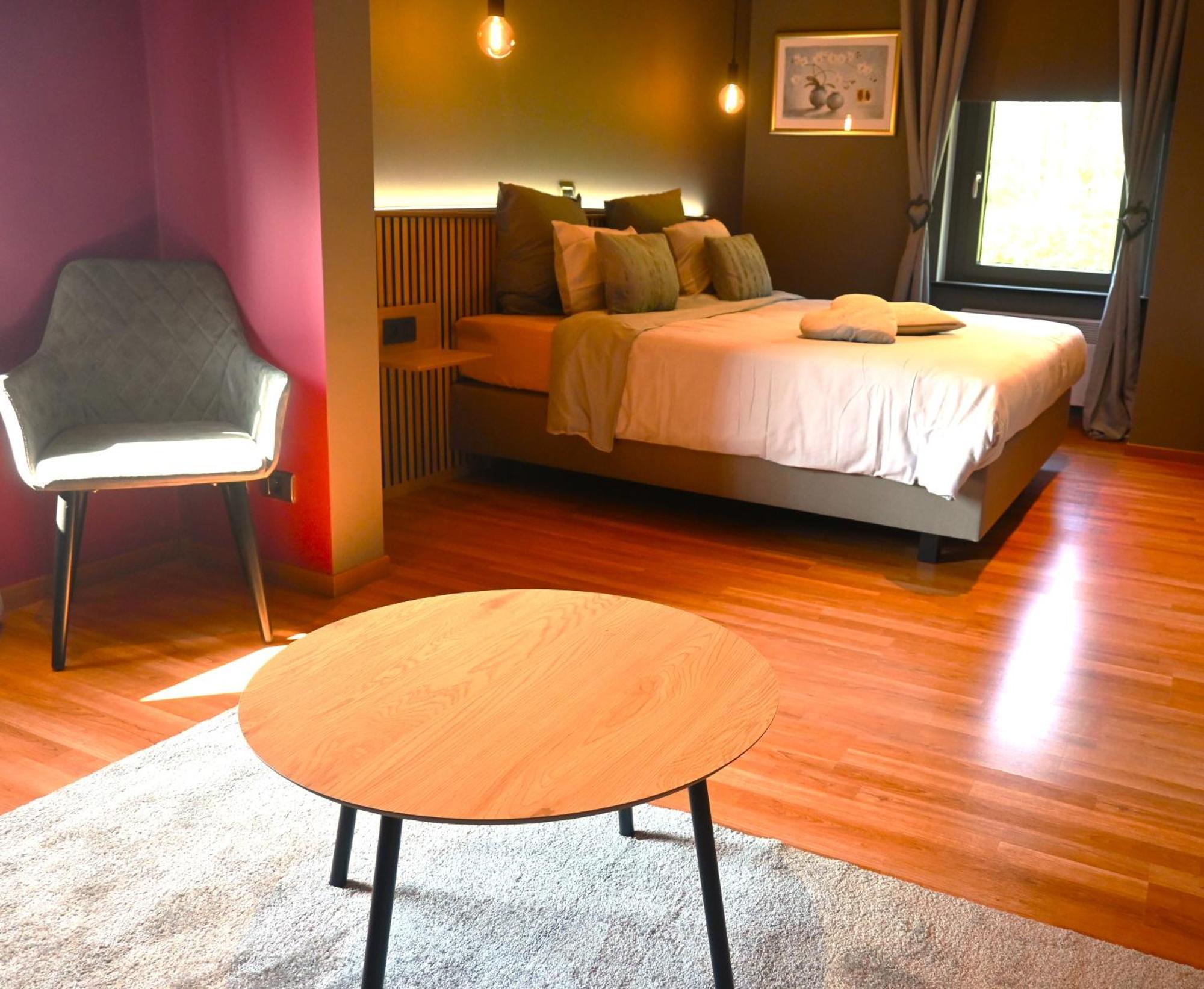 Hotel Au Coeur De Lacuisine Florenville